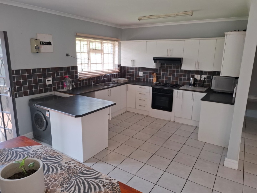 To Let 3 Bedroom Property for Rent in Gordons Bay Central Western Cape